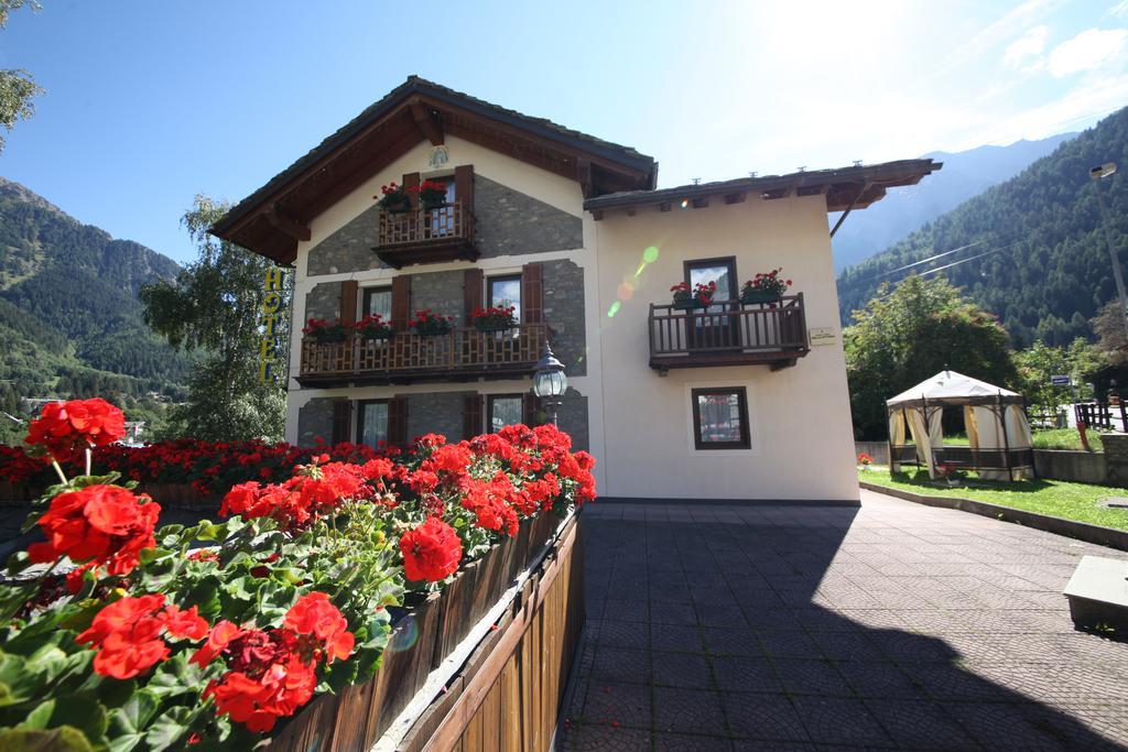 Hotel Stella Del Nord Courmayeur Exterior foto