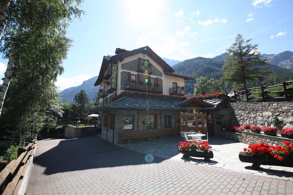 Hotel Stella Del Nord Courmayeur Exterior foto